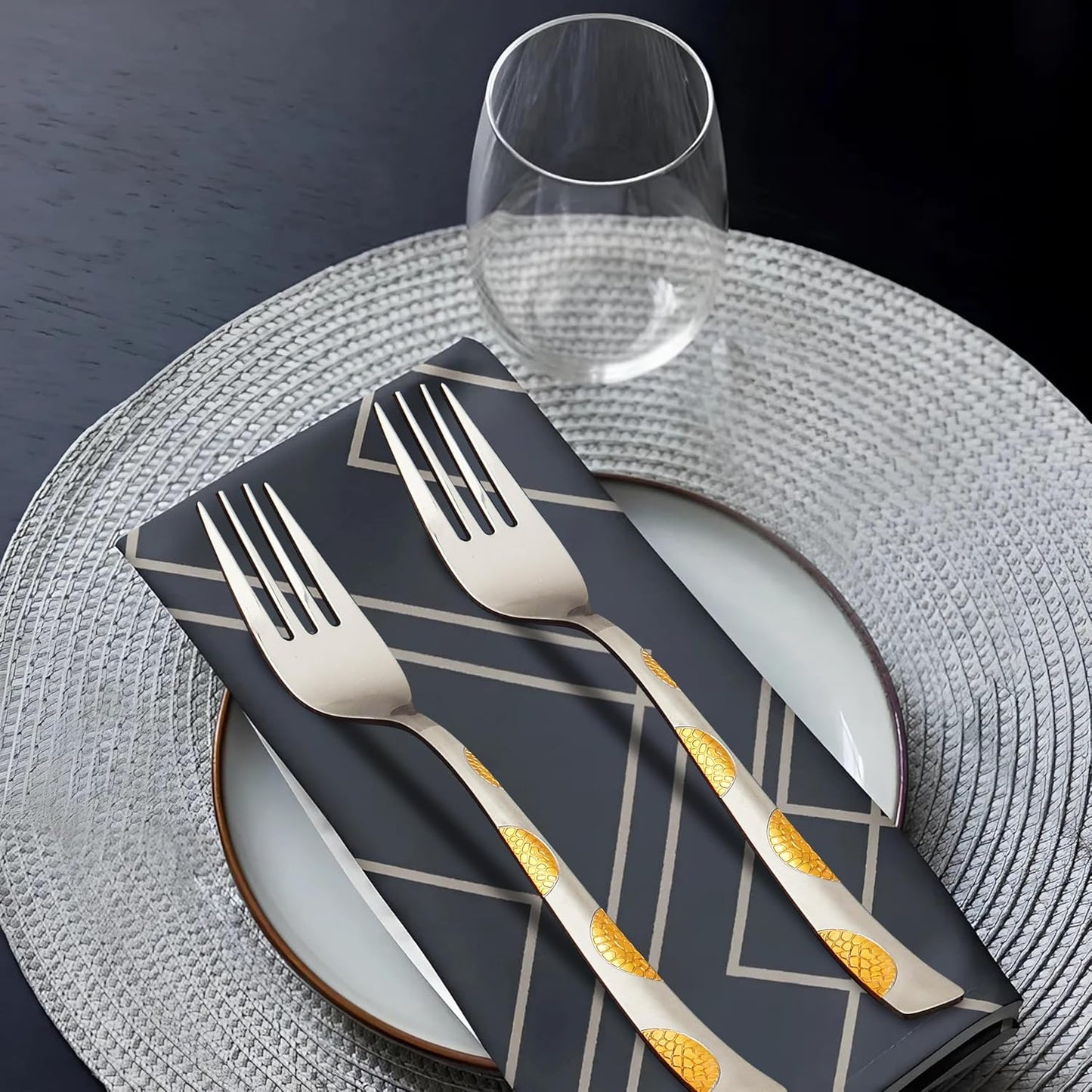6 Pieces Stainless Steel 24K Golden Forks Set, Premium Luxury Dining Cutlery with Moonpress Design – Ideal Gift for Home & Kitchen